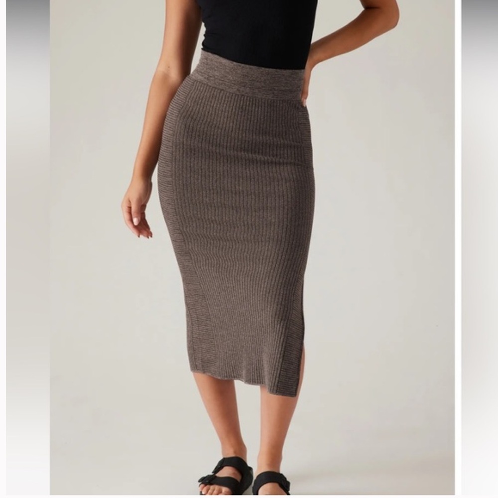 ATHLETA Luxe Seamless Midi Skirt Heathered Gray Bodycon Ribbed w/ Slit Small